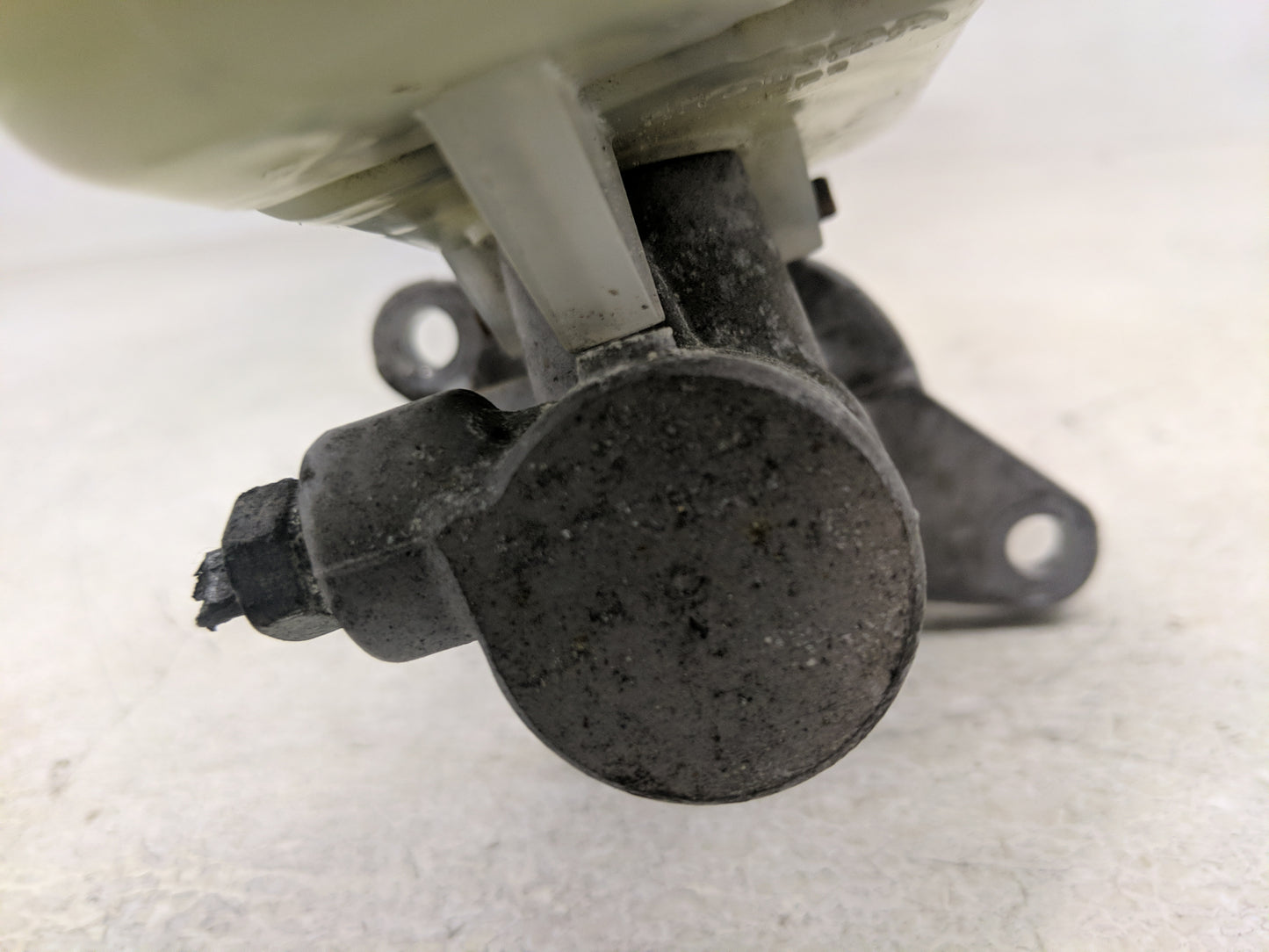 2011-2017 Honda Odyssey Brake Master Cylinder - Oemusedautoparts1.com