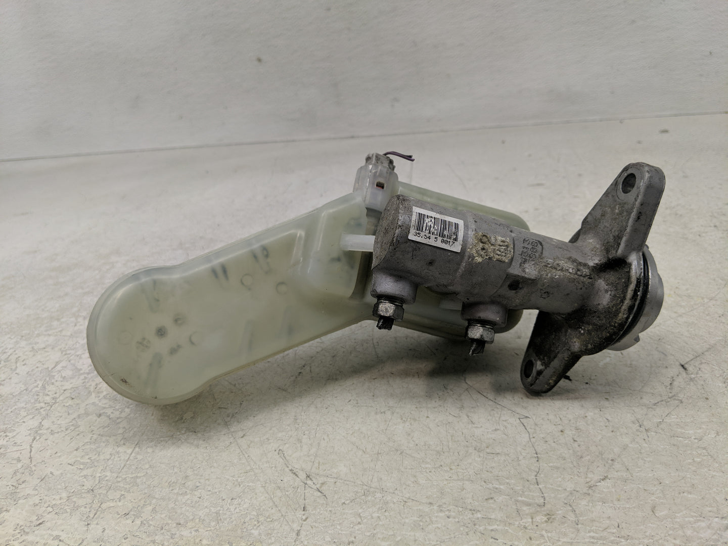 2011-2017 Honda Odyssey Brake Master Cylinder - Oemusedautoparts1.com