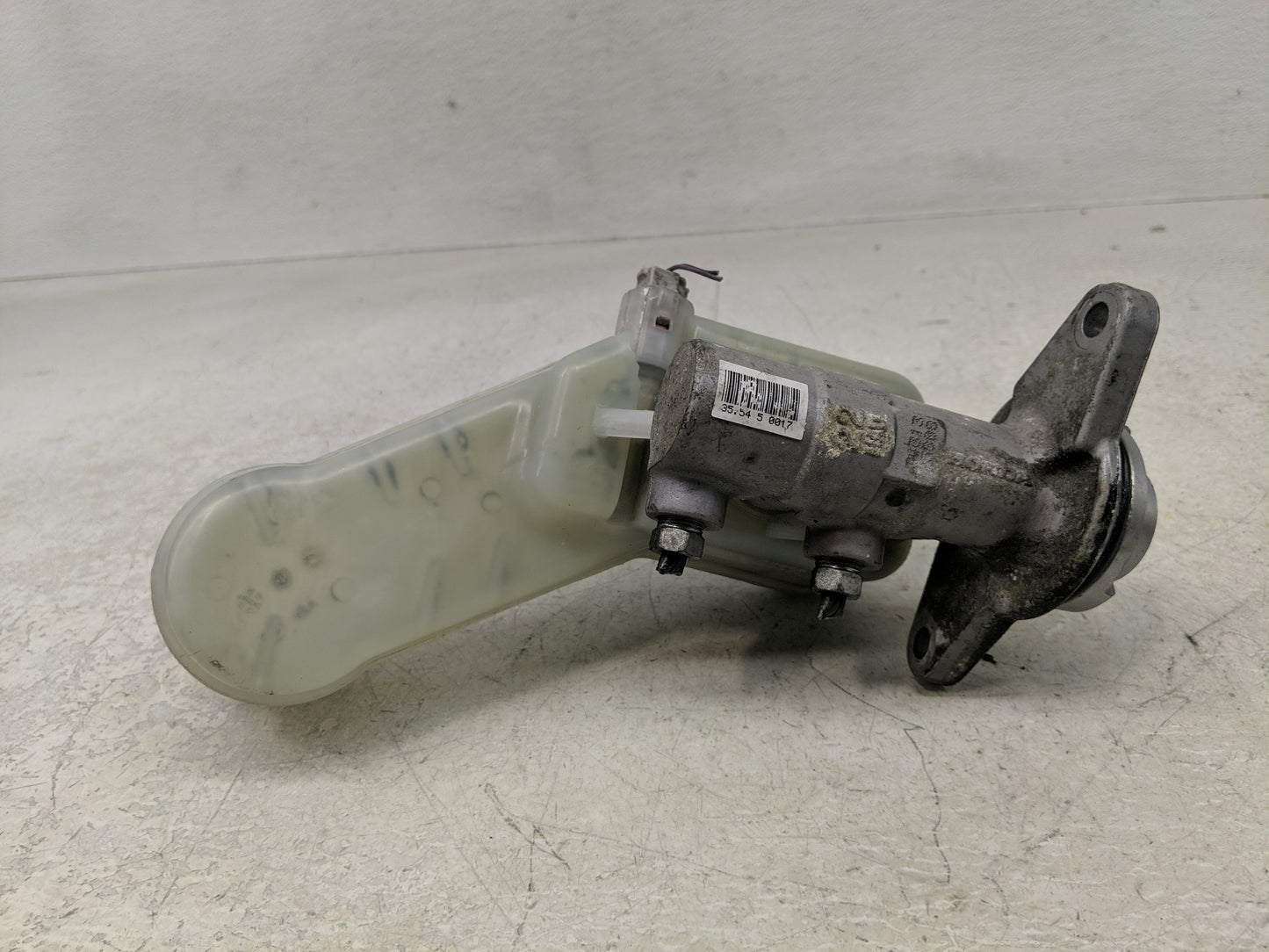 2011-2017 Honda Odyssey Brake Master Cylinder - Oemusedautoparts1.com
