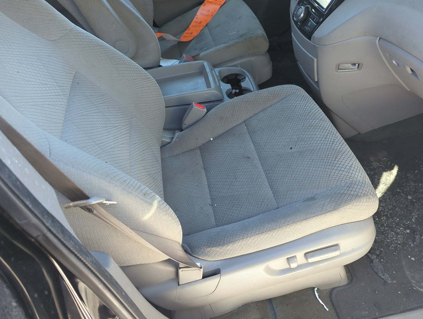 2014-2017 Honda Odyssey Passenger Front Seat Oem 1322571 - Oemusedautoparts1.com