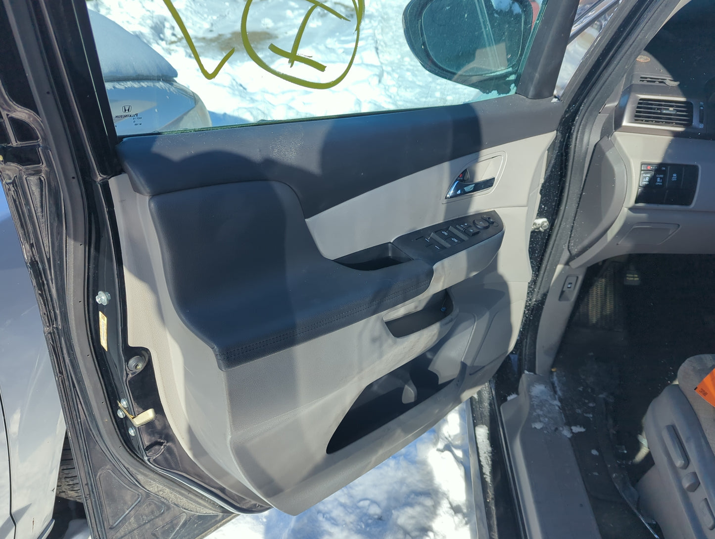 2015 Honda Odyssey Front Left Driver Interior Door Panel Trim 1322637 - Oemusedautoparts1.com