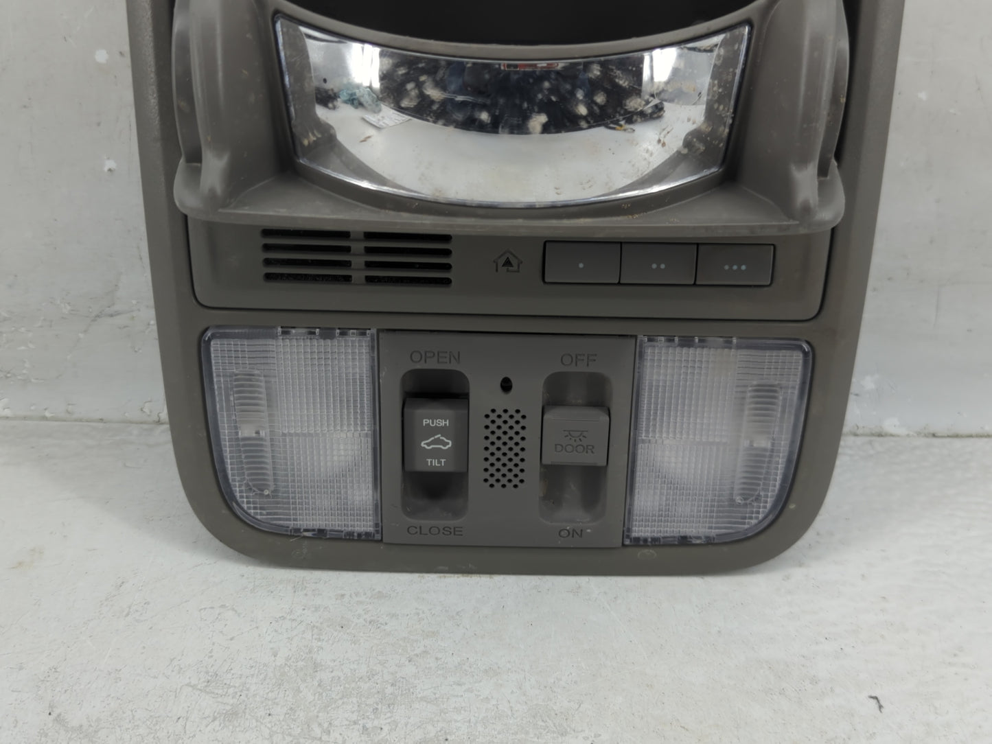 2015 Honda Odyssey Overhead Roof Console - Oemusedautoparts1.com
