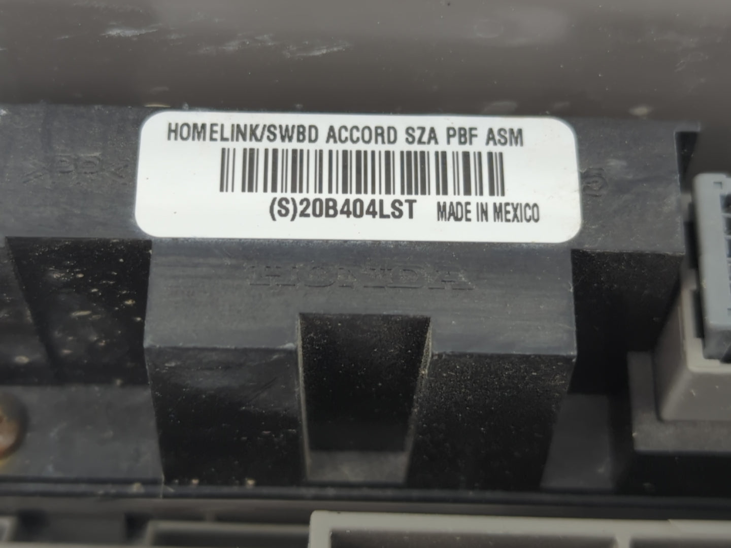 2015 Honda Odyssey Overhead Roof Console - Oemusedautoparts1.com