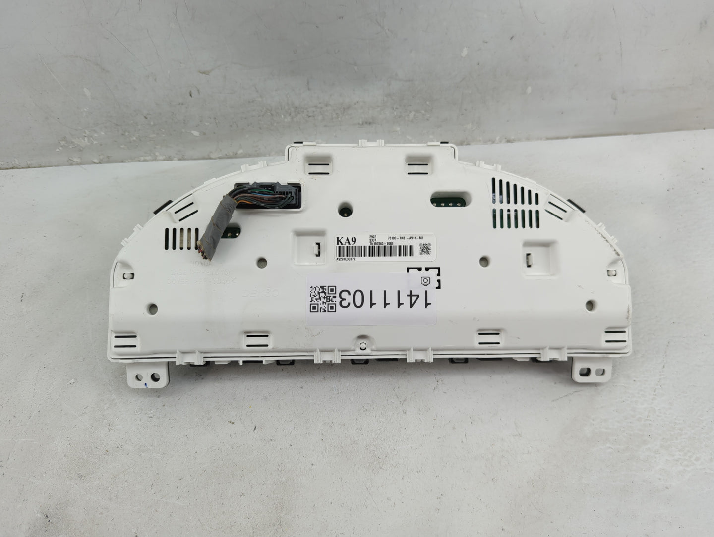 2014-2017 Honda Odyssey Instrument Cluster Speedometer Gauges P/N:78100-TK8-A911-M1 Fits Fits 2014 2015 2016 2017 OEM Used A
