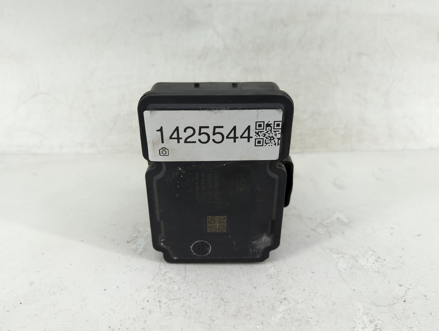2014-2017 Honda Odyssey ABS Pump Control Module Replacement P/N:57110-TK8-A620-M1 Fits Fits 2014 2015 2016 2017 OEM Used Aut