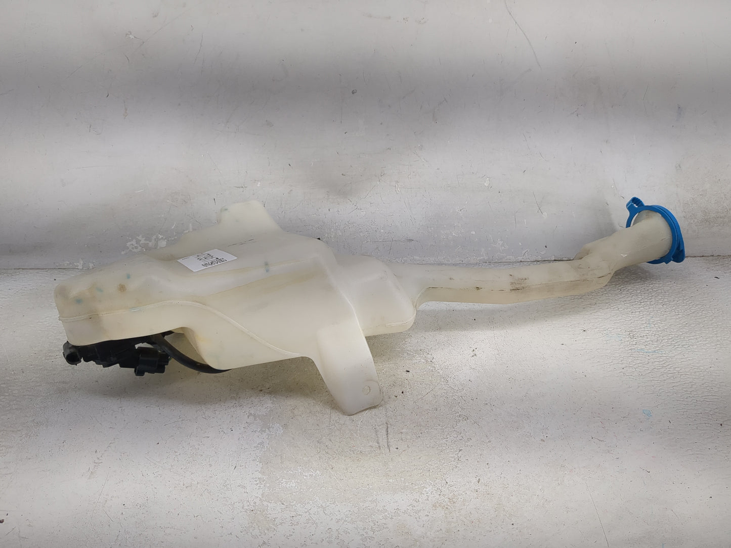 2011-2017 Honda Odyssey Windshield Washer Fluid Reservoir Bottle Oem 1473917 - Oemusedautoparts1.com