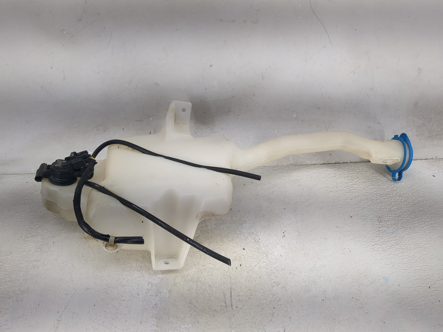 2011-2017 Honda Odyssey Windshield Washer Fluid Reservoir Bottle Oem 1473917 - Oemusedautoparts1.com