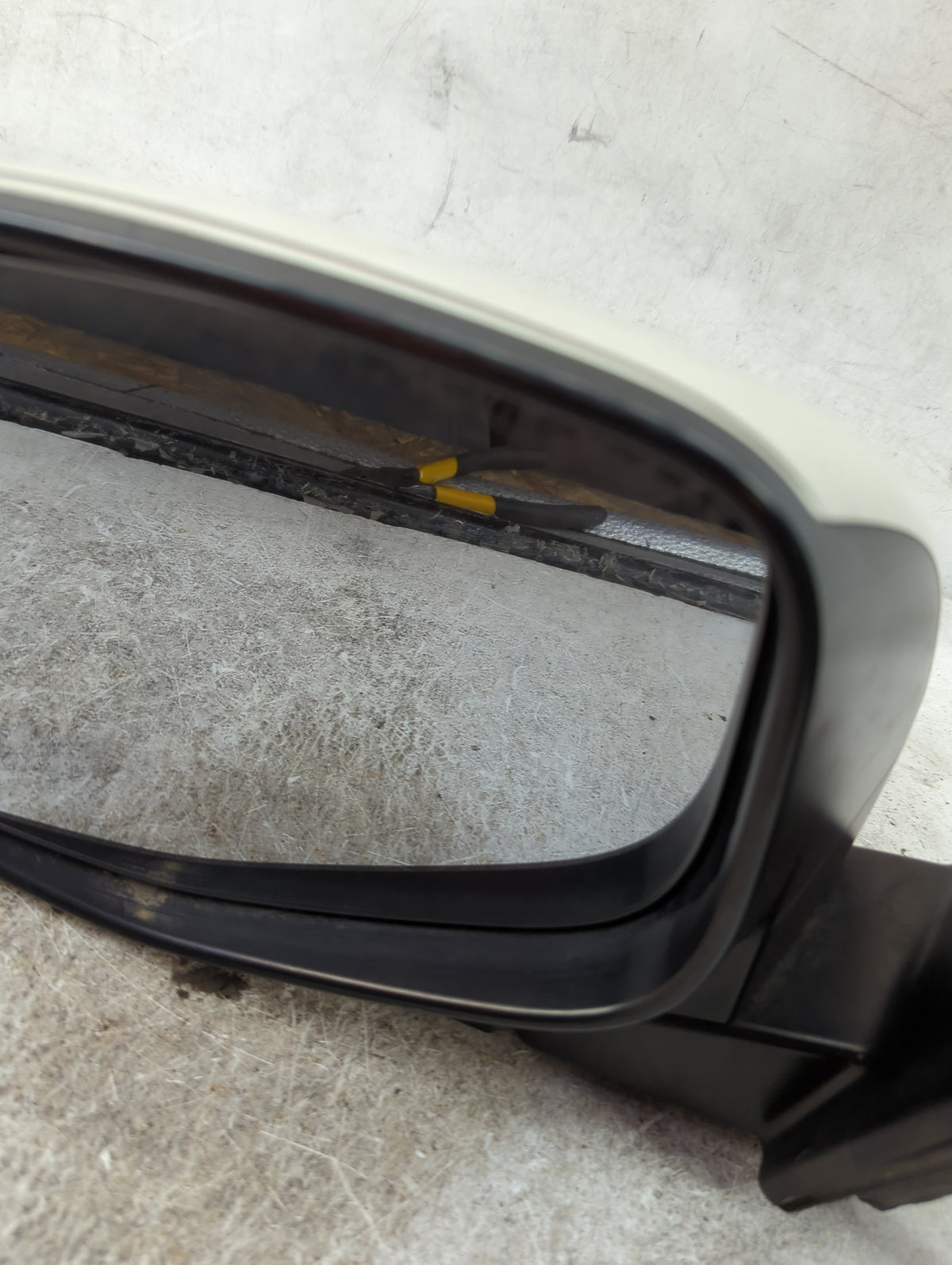 2014-2017 Honda Odyssey Driver Side View Mirror - Left Door Mirror OEM Used - Oemusedautoparts1.com
