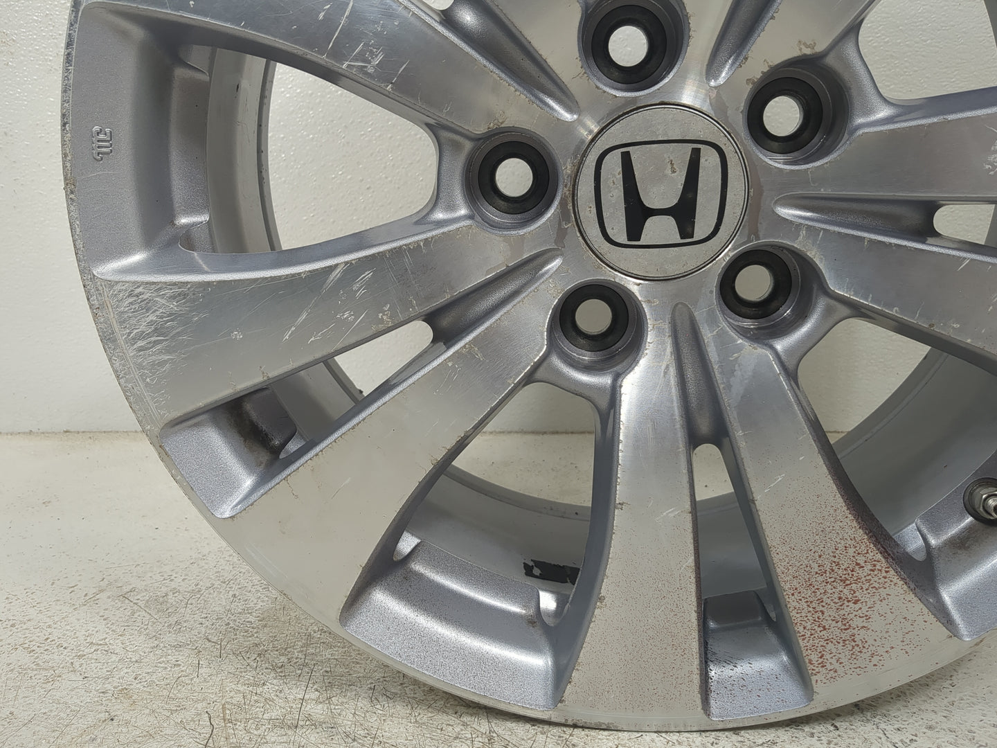 2011-2017 Honda Odyssey Oem Wheel Rim 5000813 - Oemusedautoparts1.com