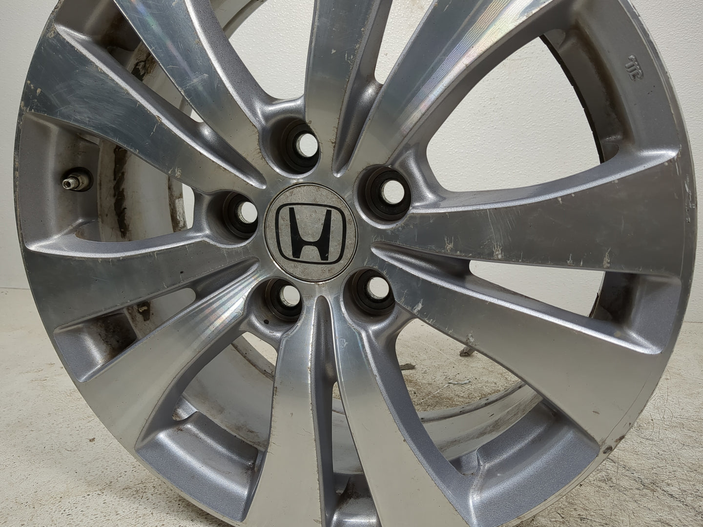 2011-2017 Honda Odyssey Oem Wheel Rim - Oemusedautoparts1.com