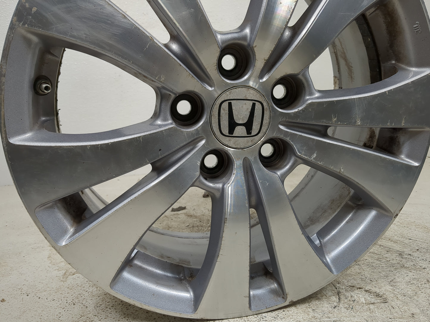 2011-2017 Honda Odyssey Oem Wheel Rim - Oemusedautoparts1.com