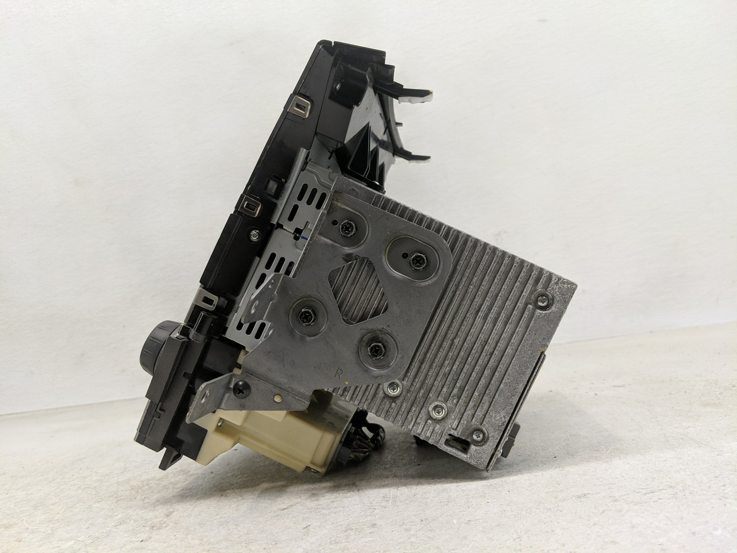 2013-2015 Honda Pilot Radio AM FM Cd Player Receiver Replacement P/N:16145335 Fits Fits 2013 2014 2015 OEM Used Auto Parts -