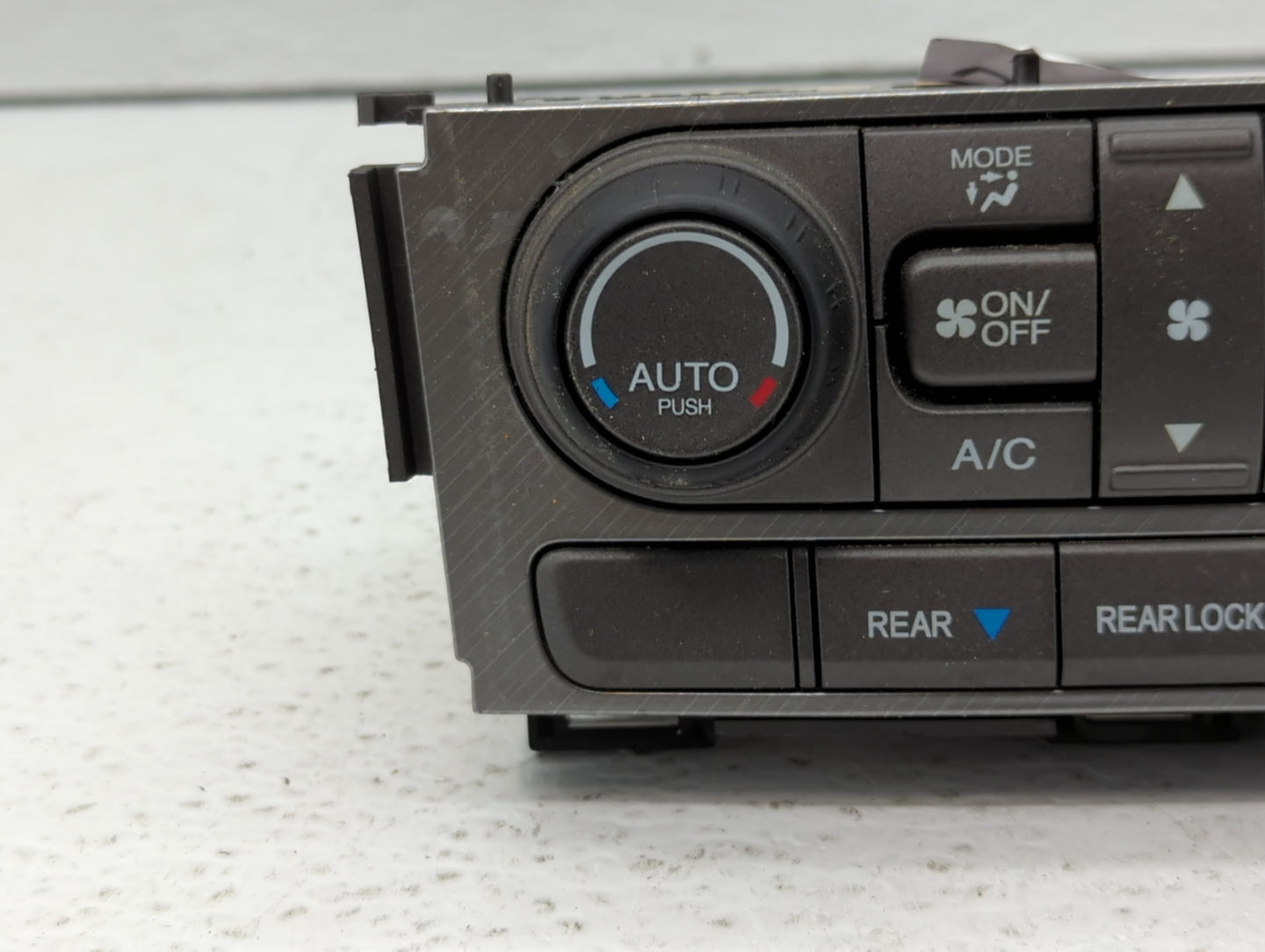 2013-2015 Honda Pilot Climate Control Module Temperature AC/Heater Replacement P/N:79600SZAA810M1 Fits Fits 2013 2014 2015 O