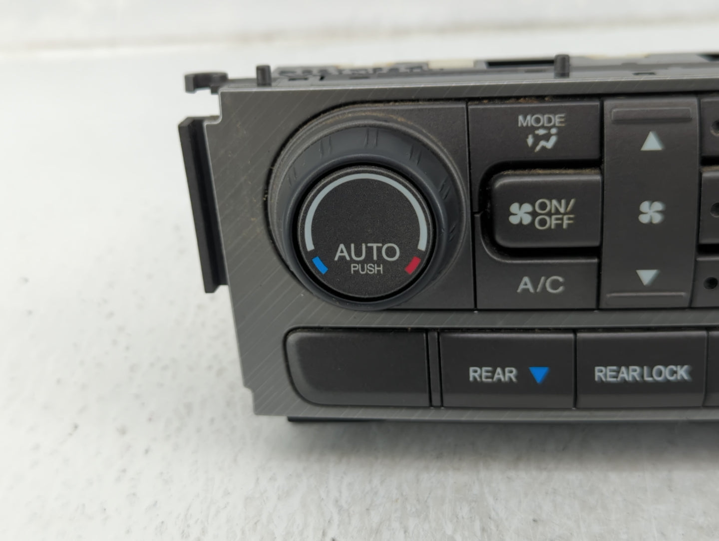 2013-2015 Honda Pilot Climate Control Module Temperature AC/Heater Replacement P/N:79600SZAA810M1 Fits Fits 2013 2014 2015 O