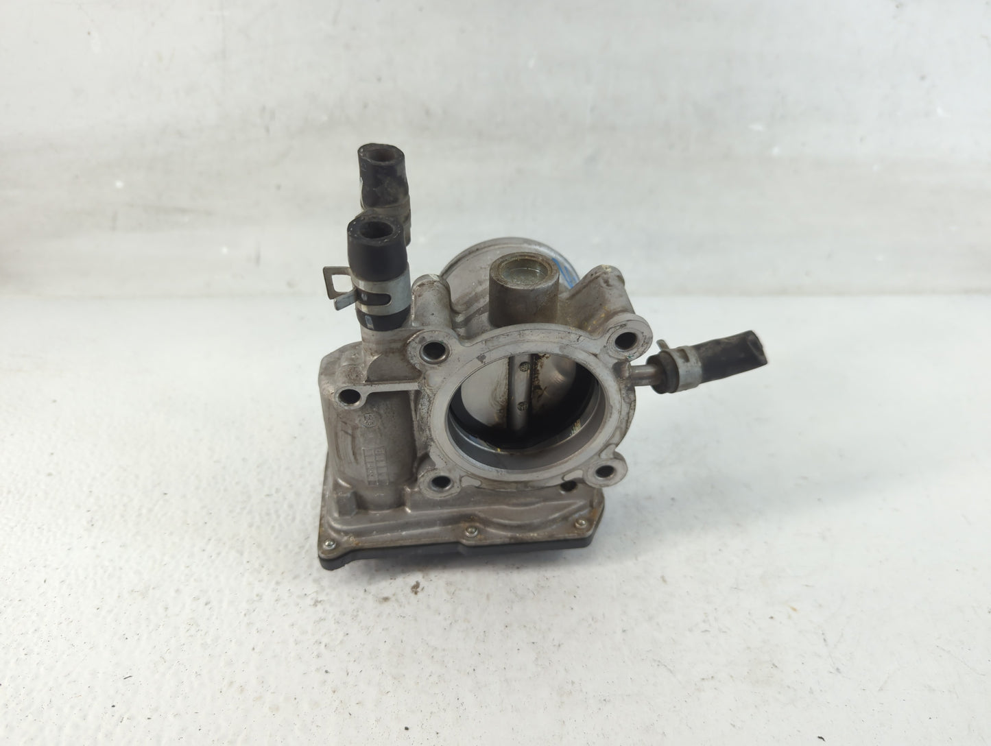 2012-2019 Hyundai Accent Throttle Body P/N:35100-2B30B Fits Fits 2012 2013 2014 2015 2016 2017 2018 2019 OEM Used Auto Parts