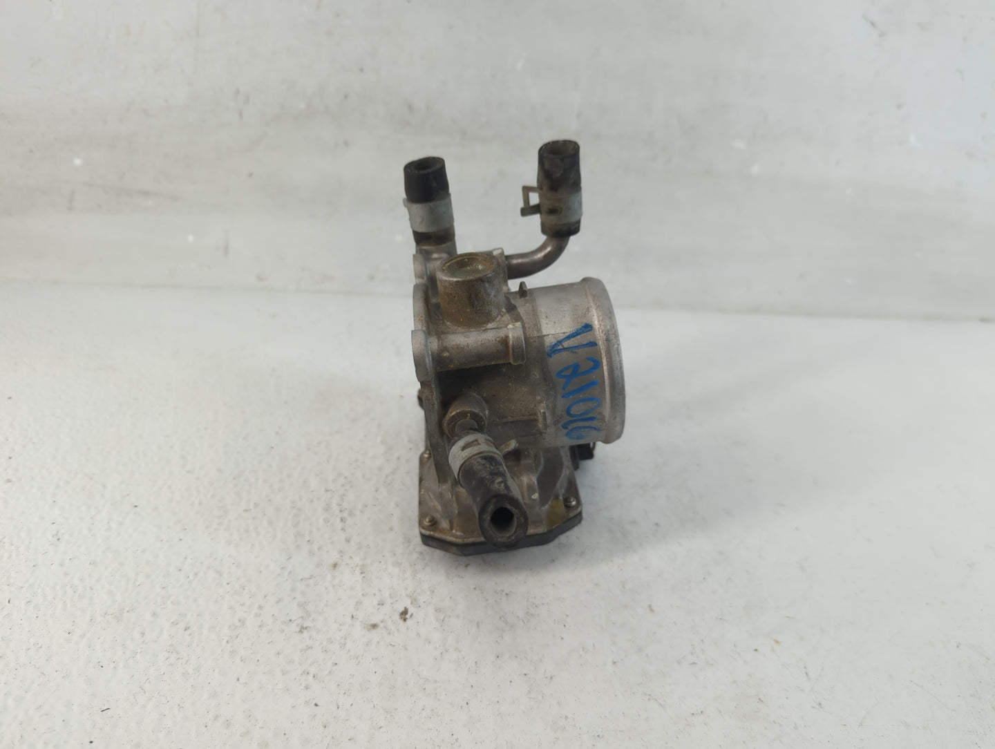 2012-2019 Hyundai Accent Throttle Body P/N:35100-2B30B Fits Fits 2012 2013 2014 2015 2016 2017 2018 2019 OEM Used Auto Parts