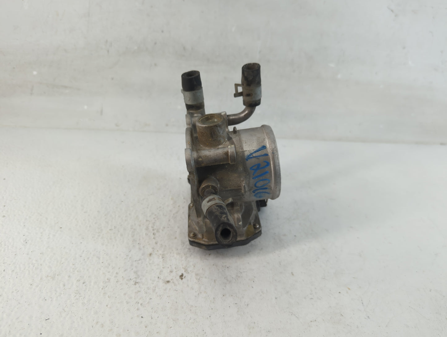 2012-2019 Hyundai Accent Throttle Body P/N:35100-2B30B Fits Fits 2012 2013 2014 2015 2016 2017 2018 2019 OEM Used Auto Parts