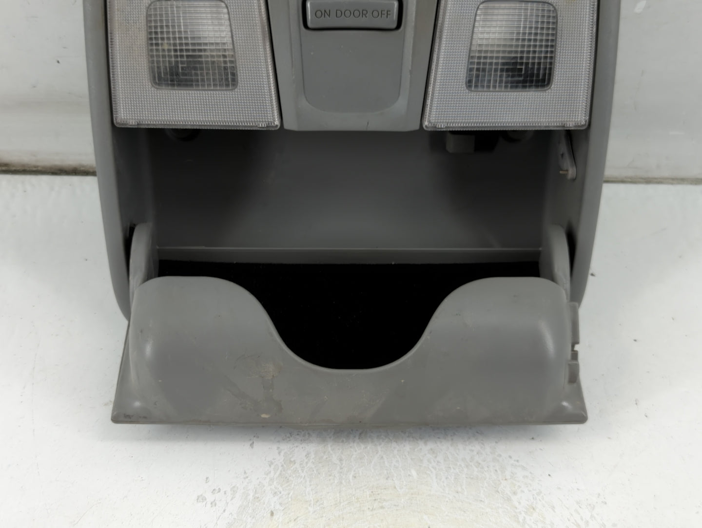 2012-2017 Hyundai Accent Overhead Roof Console 1047702 - Oemusedautoparts1.com