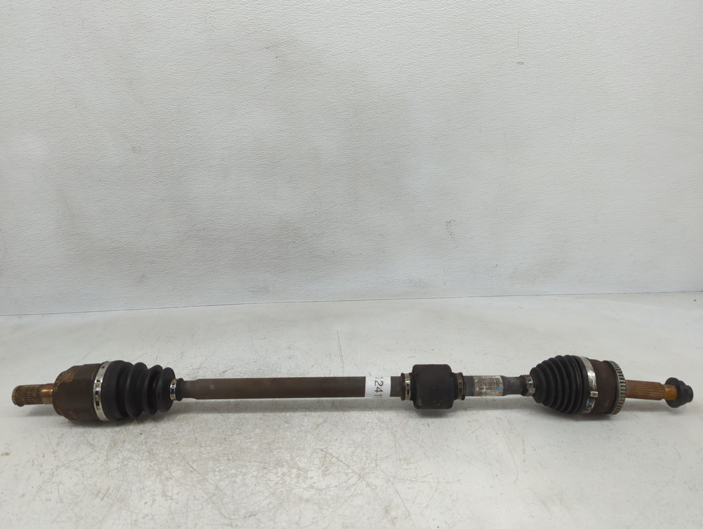 2012-2017 Hyundai Accent Axle Shaft Front Passenger Cv C/v - Oemusedautoparts1.com