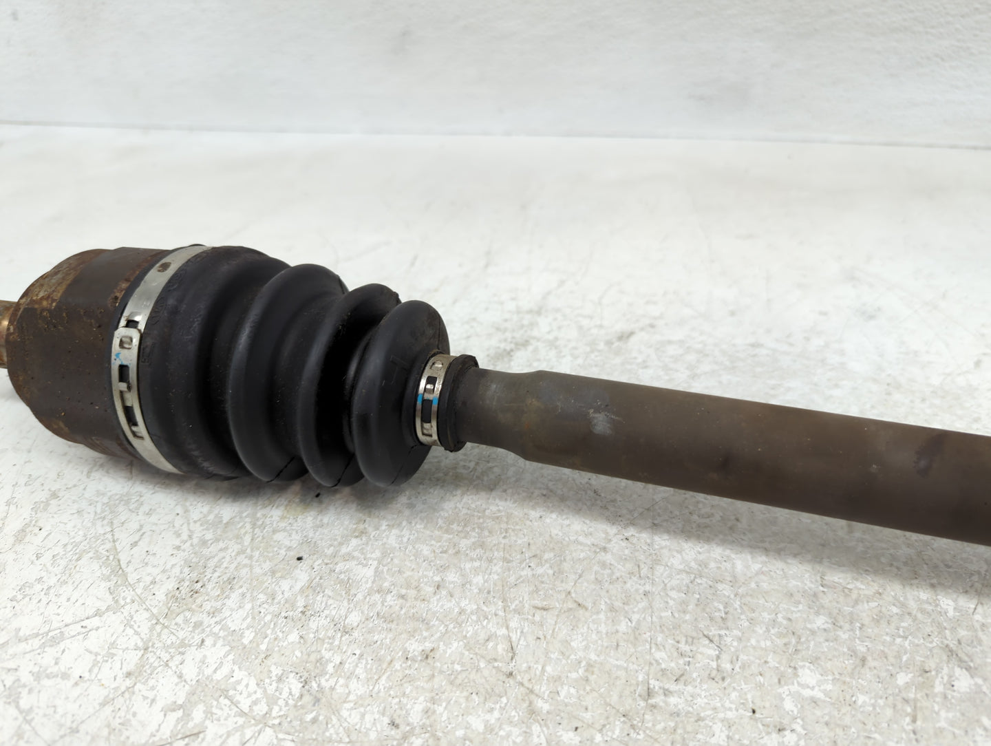 2012-2017 Hyundai Accent Axle Shaft Front Passenger Cv C/v - Oemusedautoparts1.com