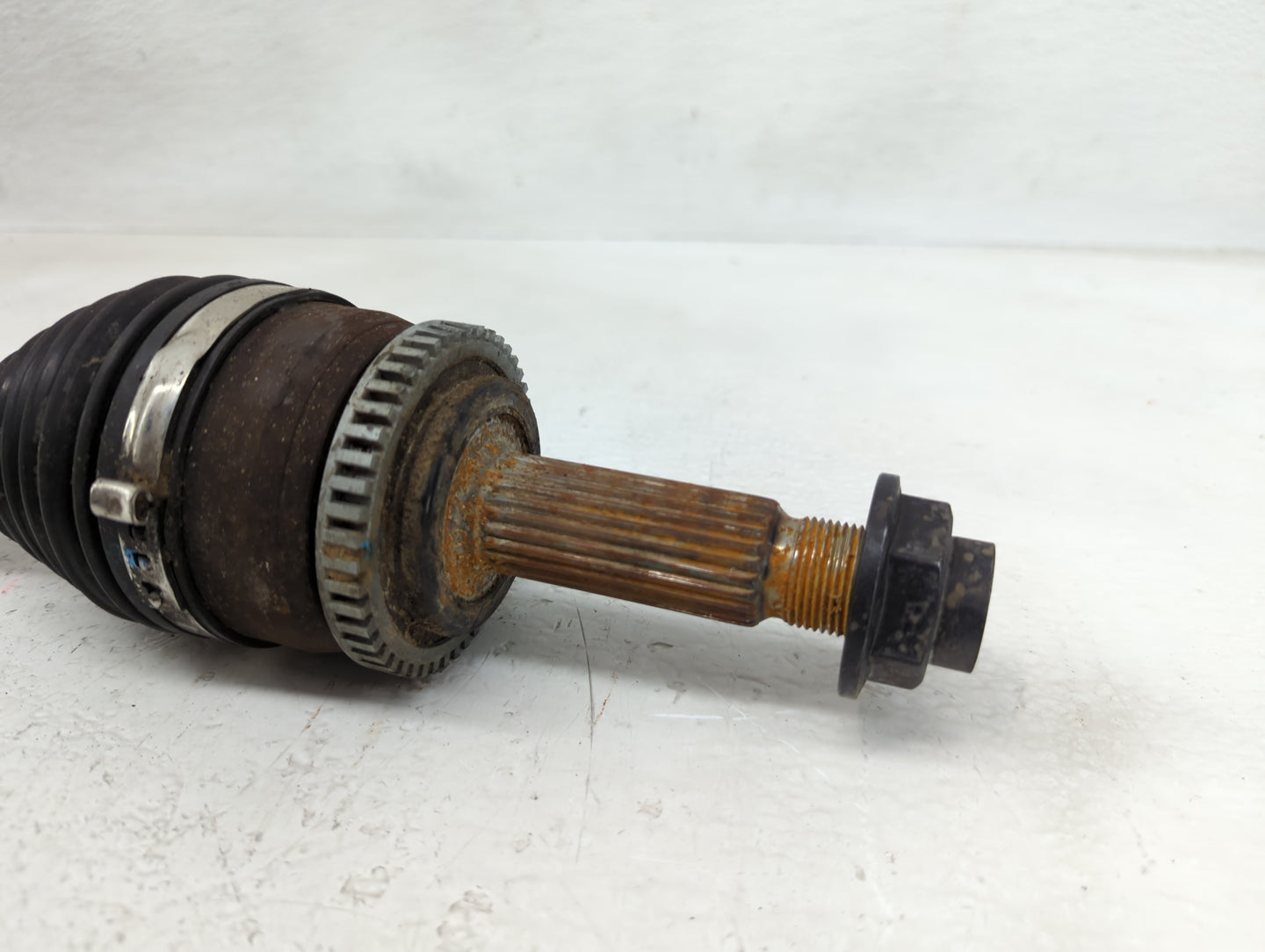 2012-2017 Hyundai Accent Axle Shaft Front Passenger Cv C/v - Oemusedautoparts1.com