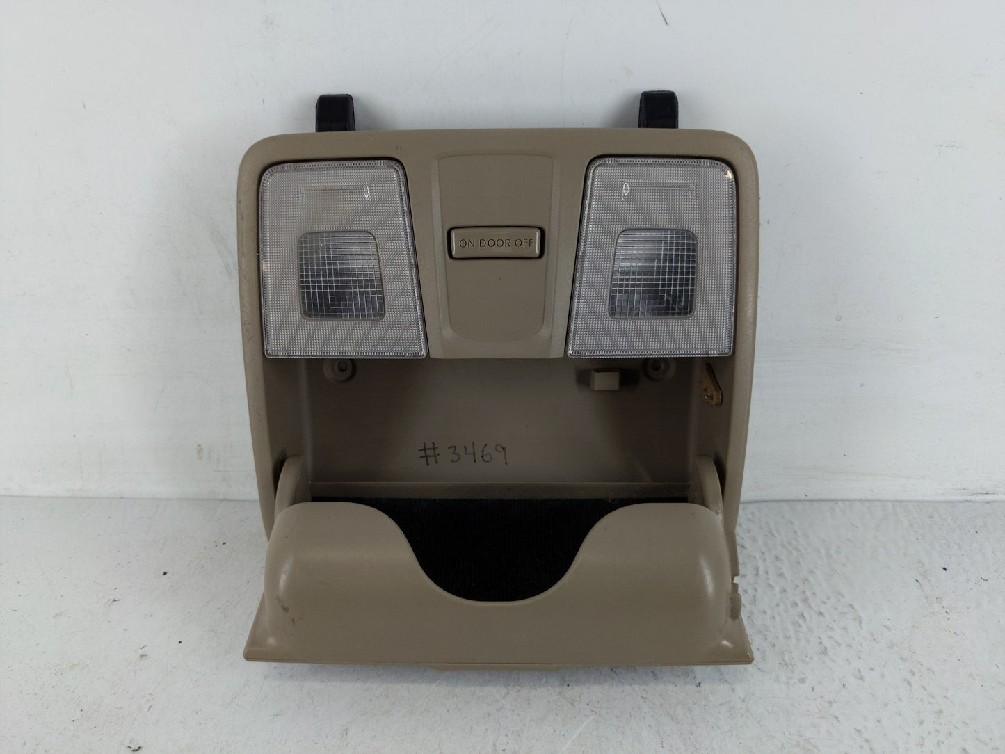 2012-2017 Hyundai Accent Overhead Roof Console 1168255 - Oemusedautoparts1.com
