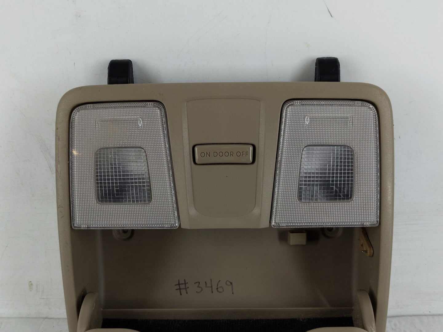 2012-2017 Hyundai Accent Overhead Roof Console 1168255 - Oemusedautoparts1.com
