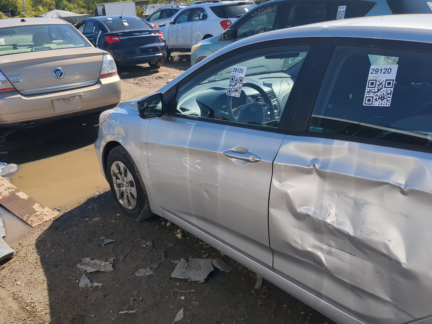 2015-2017 Hyundai Accent Driver Front Door Oem - Oemusedautoparts1.com