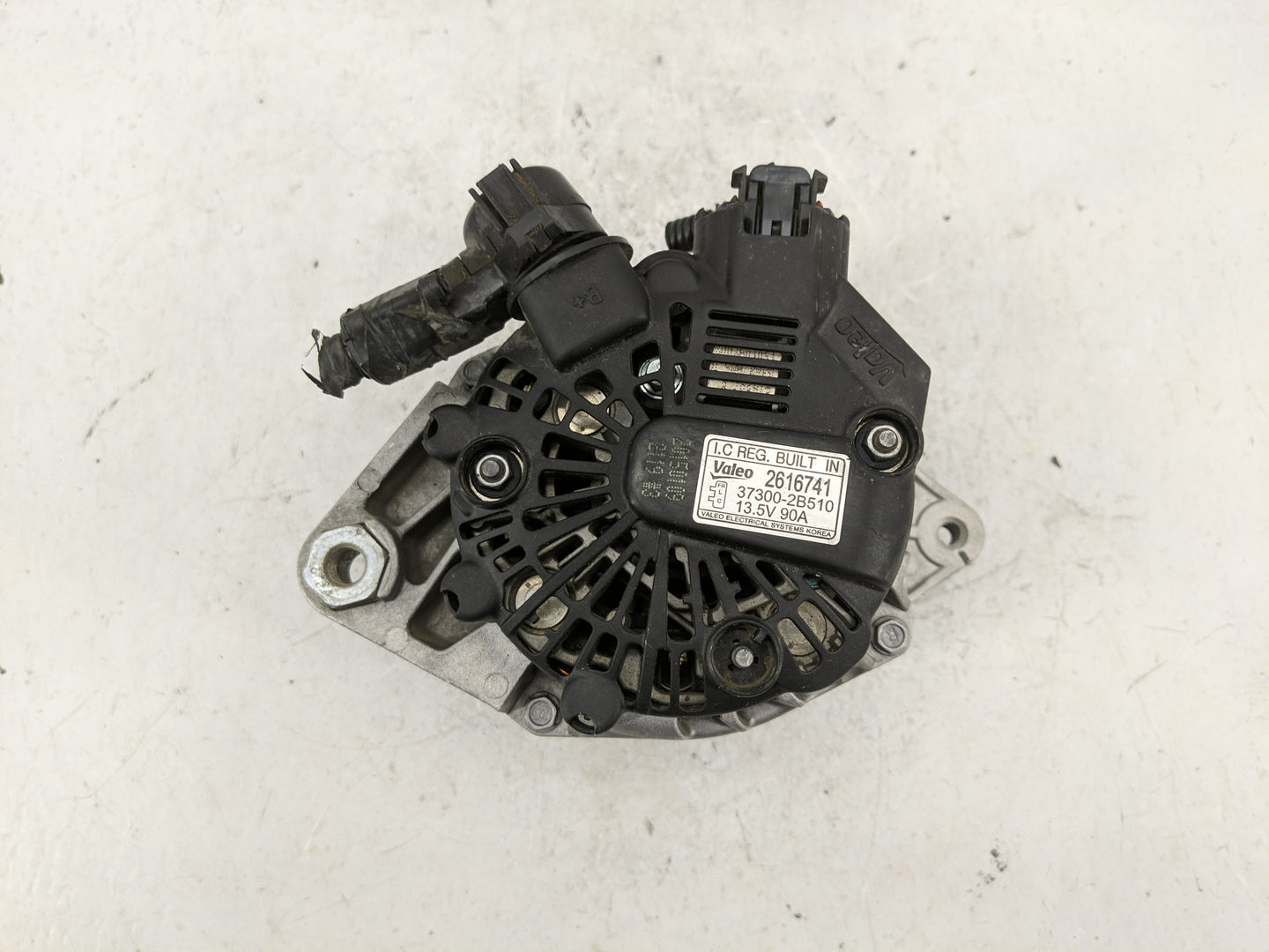 2015-2017 Hyundai Accent Alternator Replacement Generator Charging Assembly Engine OEM P/N:37300-2B510 2616741 Fits OEM Used
