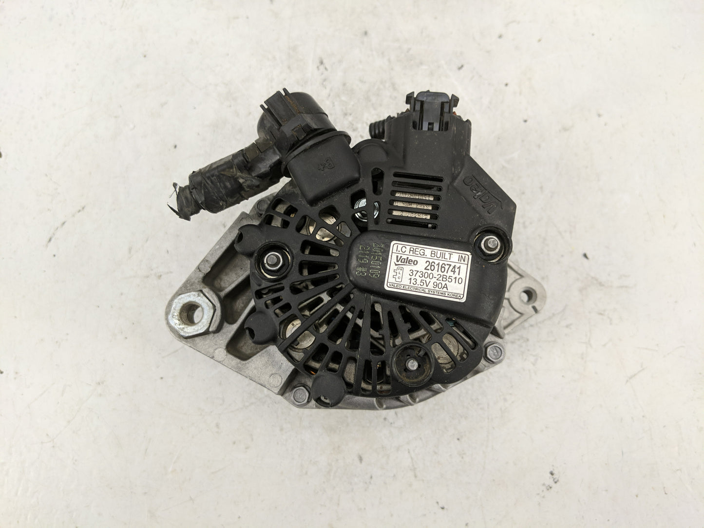 2015-2017 Hyundai Accent Alternator Replacement Generator Charging Assembly Engine OEM P/N:37300-2B510 2616741 Fits OEM Used