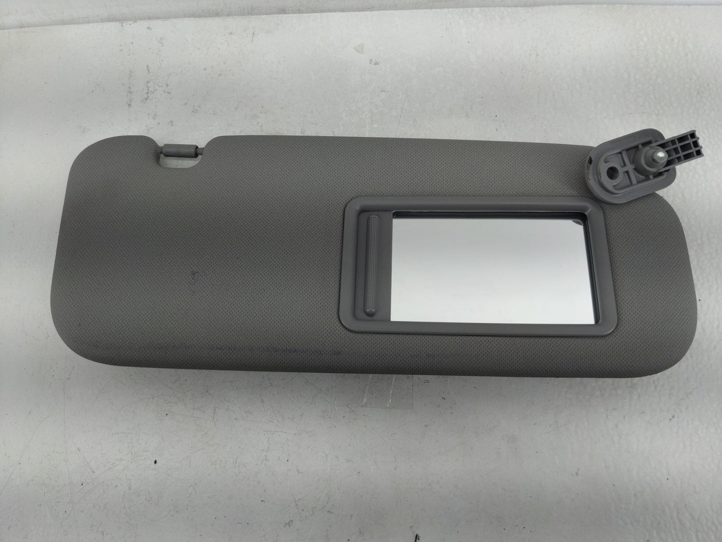 2014-2017 Hyundai Accent Sun Visor Shade Replacement Passenger Right Mirror Fits Fits 2014 2015 2016 2017 OEM Used Auto Part