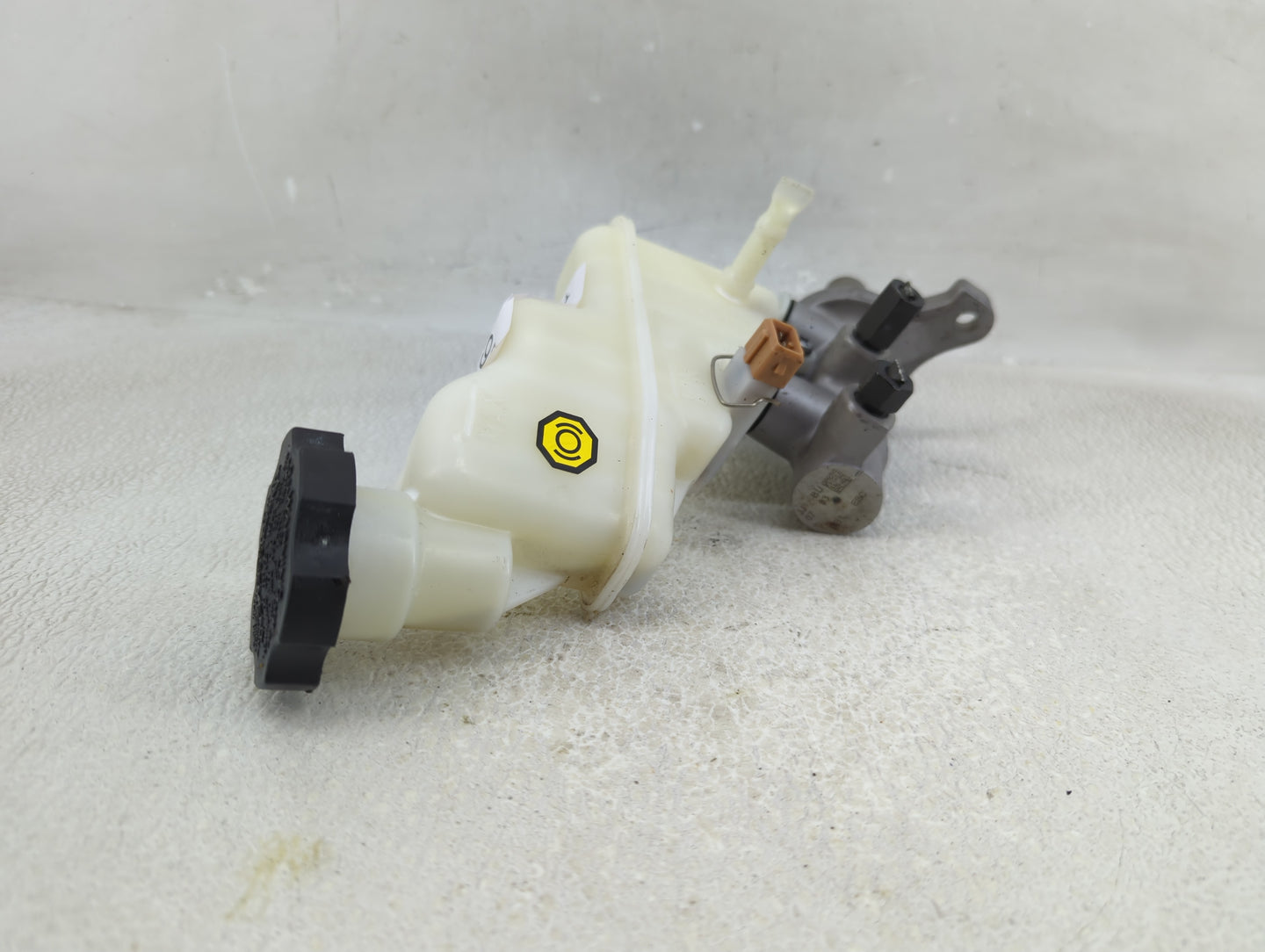 2012-2017 Hyundai Accent Brake Master Cylinder 1312089 - Oemusedautoparts1.com