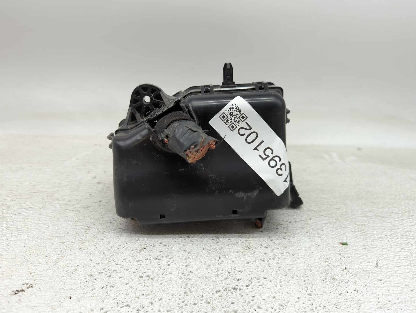 2015-2017 Hyundai Accent Fusebox Fuse Box Panel Relay Module P/N:91950-1R220 Fits Fits 2015 2016 2017 OEM Used Auto Parts - 
