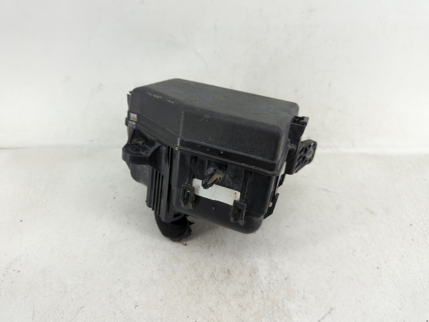 2015-2017 Hyundai Accent Fusebox Fuse Box Panel Relay Module Fits Fits 2015 2016 2017 OEM Used Auto Parts - Oemusedautoparts