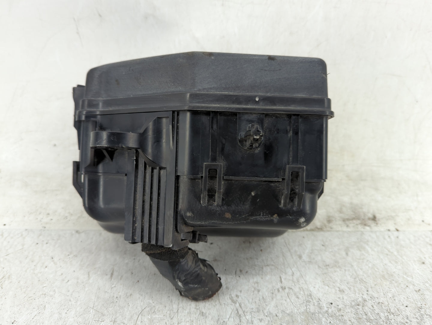 2015-2017 Hyundai Accent Fusebox Fuse Box Panel Relay Module P/N:91420-1R620 Fits Fits 2015 2016 2017 OEM Used Auto Parts - 