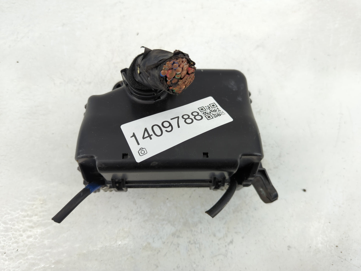 2015-2017 Hyundai Accent Fusebox Fuse Box Panel Relay Module P/N:91420-1R580 Fits Fits 2015 2016 2017 OEM Used Auto Parts - 