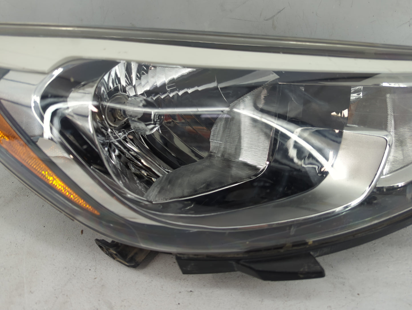 2014-2017 Hyundai Accent Passenger Right Oem Head Light Headlight Lamp - Oemusedautoparts1.com