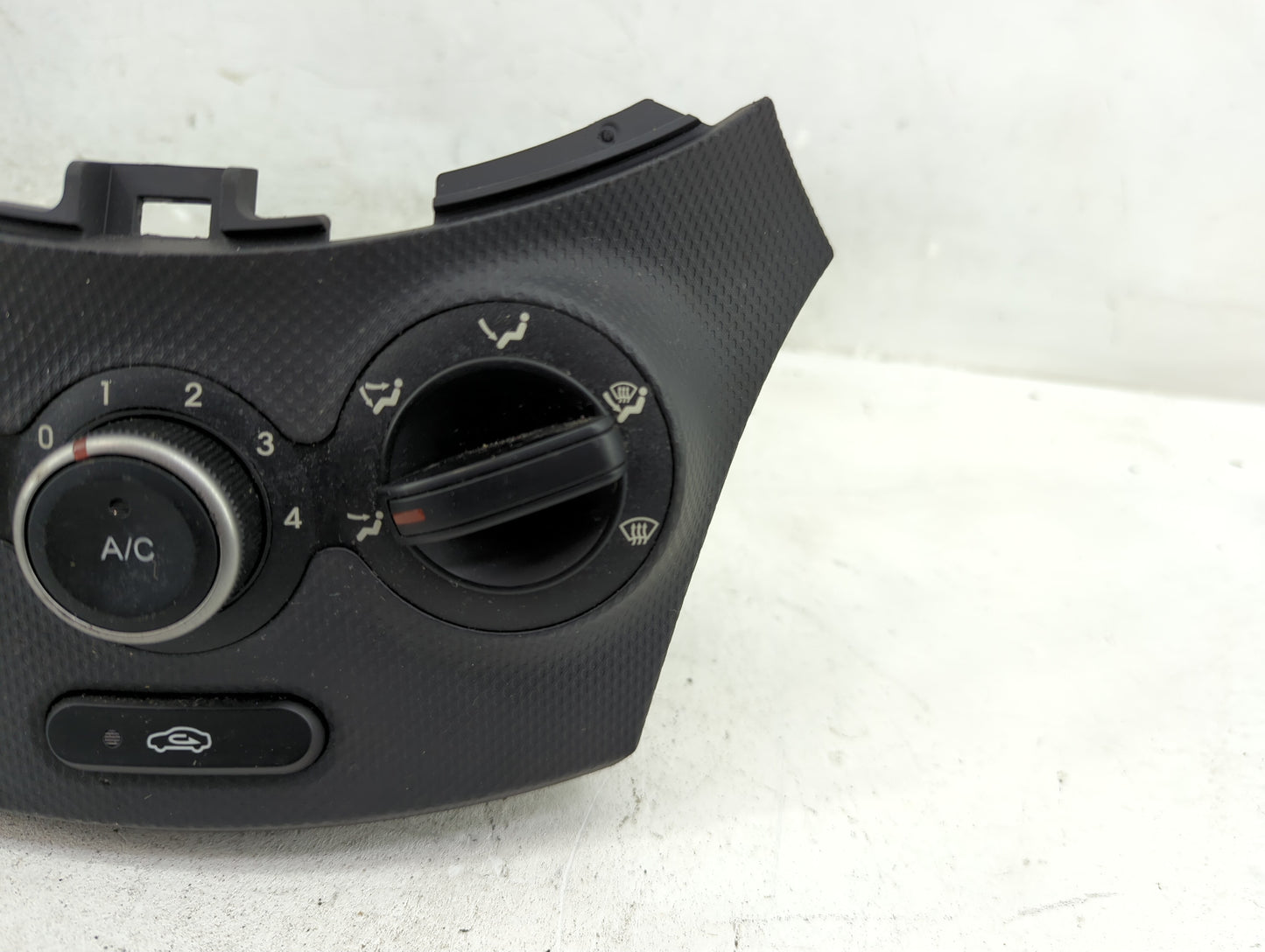 2015-2017 Hyundai Accent Climate Control Module Temperature AC/Heater Replacement P/N:97250-1RBL1 Fits Fits 2015 2016 2017 O