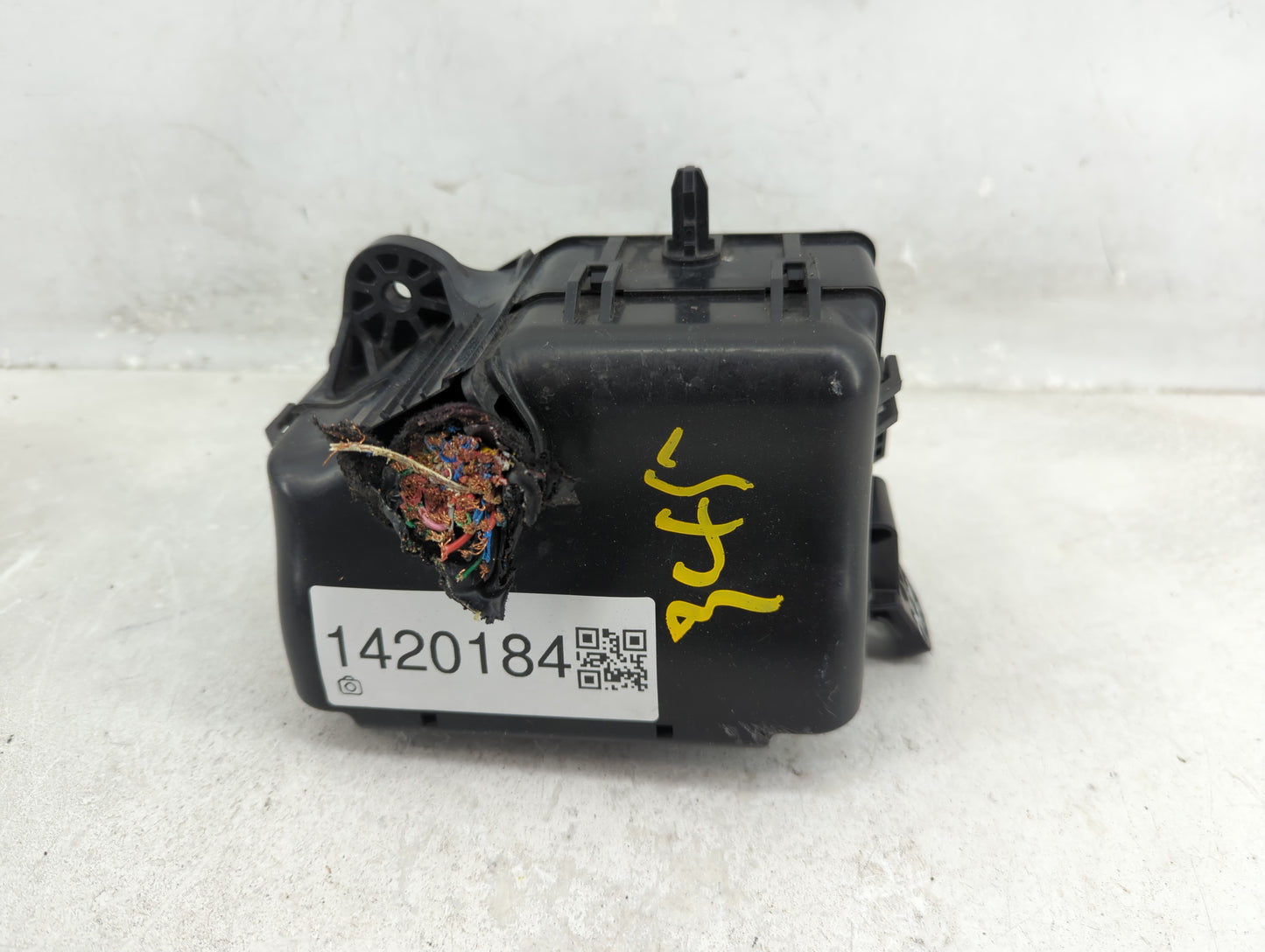 2015-2017 Hyundai Accent Fusebox Fuse Box Panel Relay Module Fits Fits 2015 2016 2017 OEM Used Auto Parts - Oemusedautoparts