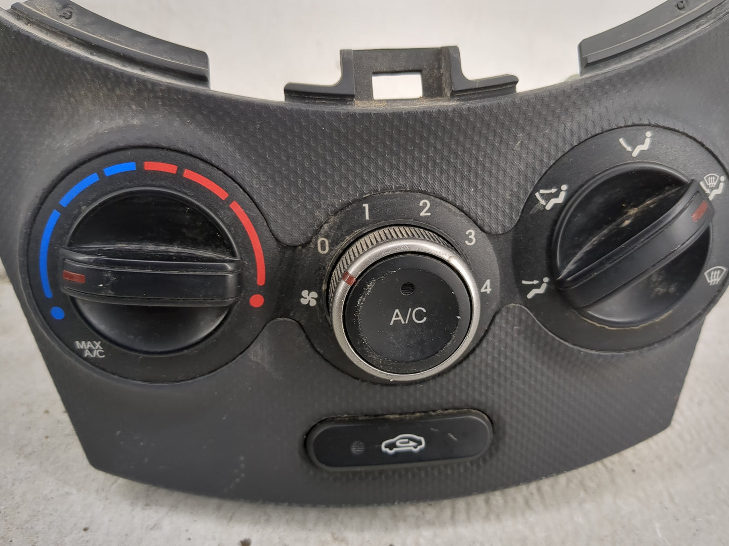 2015-2017 Hyundai Accent Climate Control Module Temperature AC/Heater Replacement P/N:97250-1RBL1 Fits Fits 2015 2016 2017 O