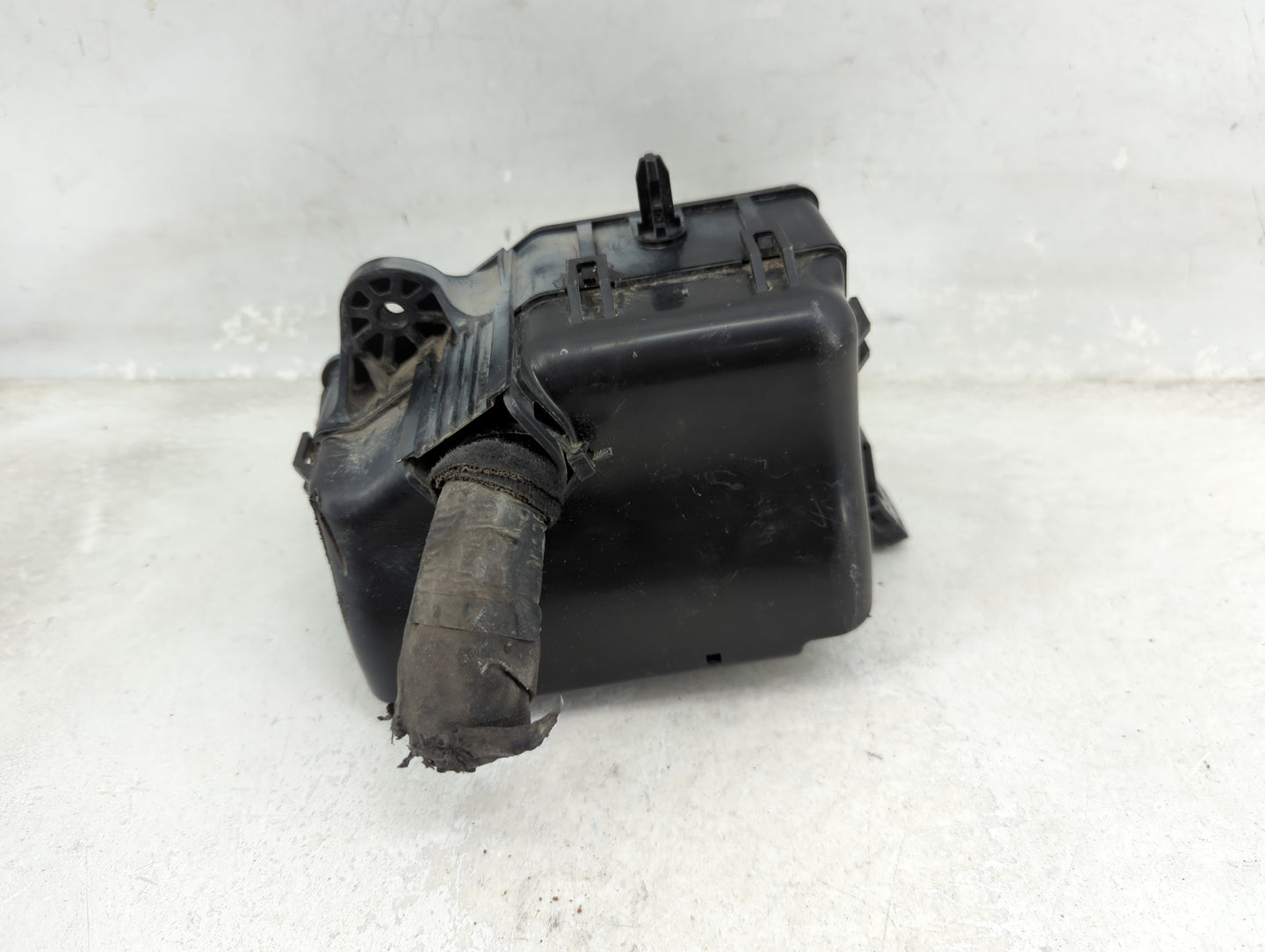 2015-2017 Hyundai Accent Fusebox Fuse Box Panel Relay Module P/N:18790-01031 91950-1R220 Fits Fits 2015 2016 2017 OEM Used A