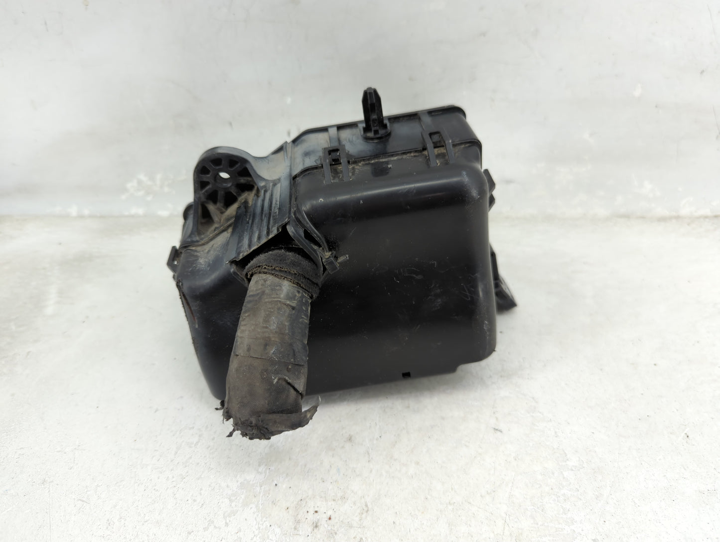 2015-2017 Hyundai Accent Fusebox Fuse Box Panel Relay Module P/N:18790-01031 91950-1R220 Fits Fits 2015 2016 2017 OEM Used A