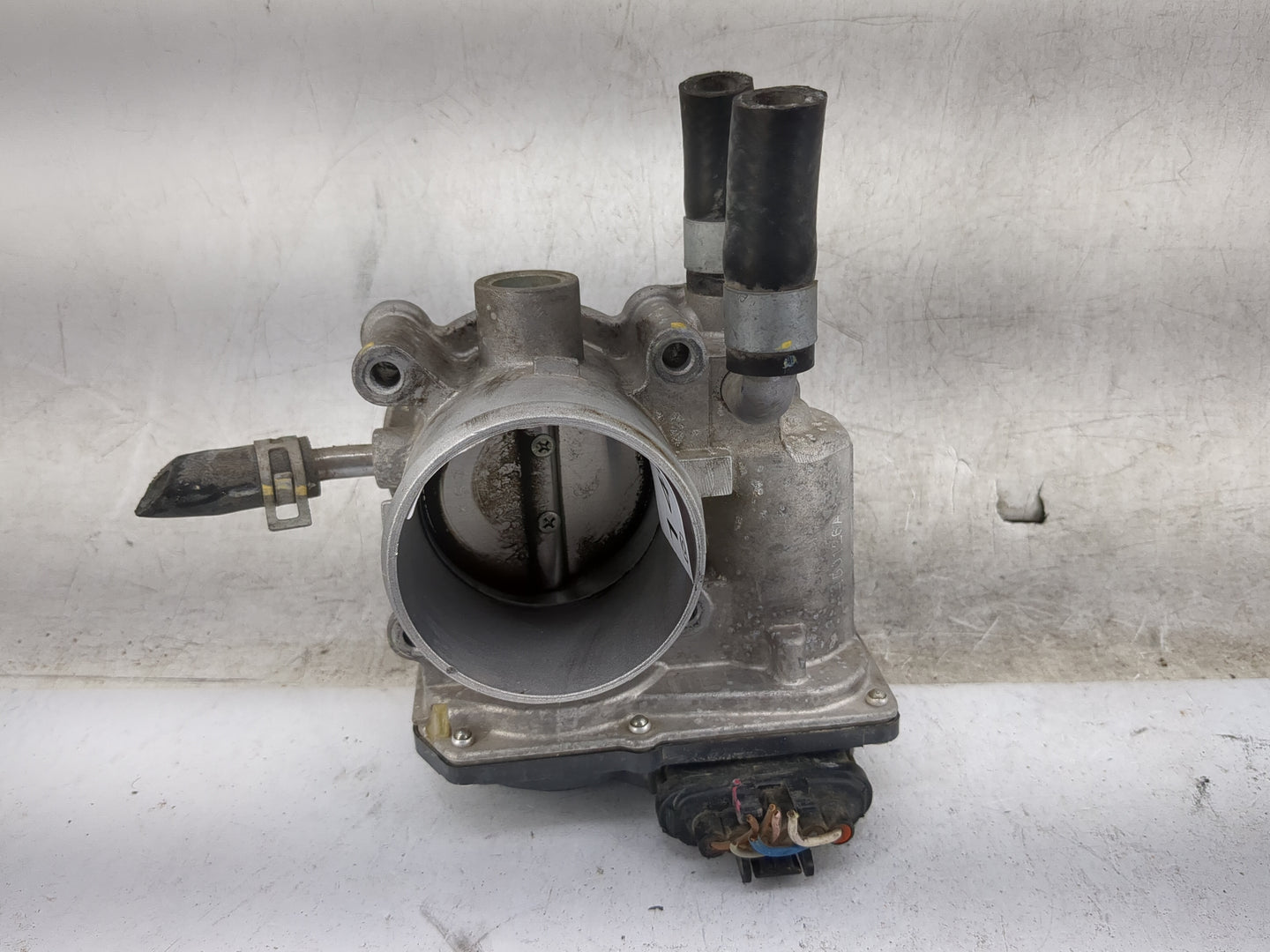 2012-2019 Hyundai Accent Throttle Body P/N:35100-2B300 Fits Fits 2012 2013 2014 2015 2016 2017 2018 2019 OEM Used Auto Parts