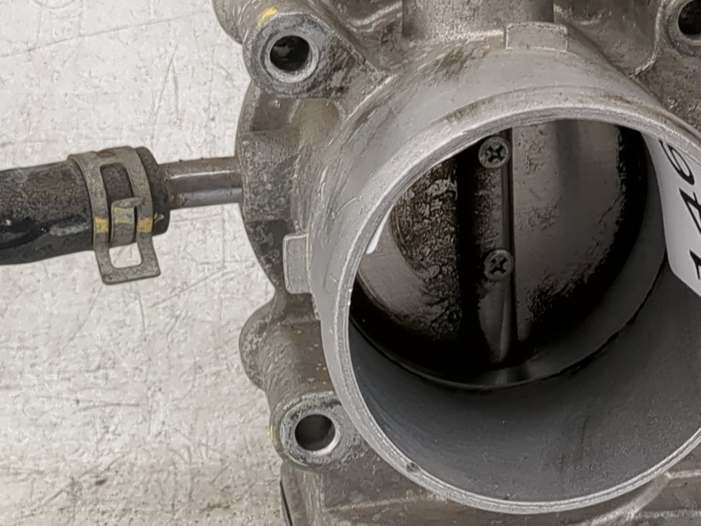 2012-2019 Hyundai Accent Throttle Body P/N:35100-2B300 Fits Fits 2012 2013 2014 2015 2016 2017 2018 2019 OEM Used Auto Parts
