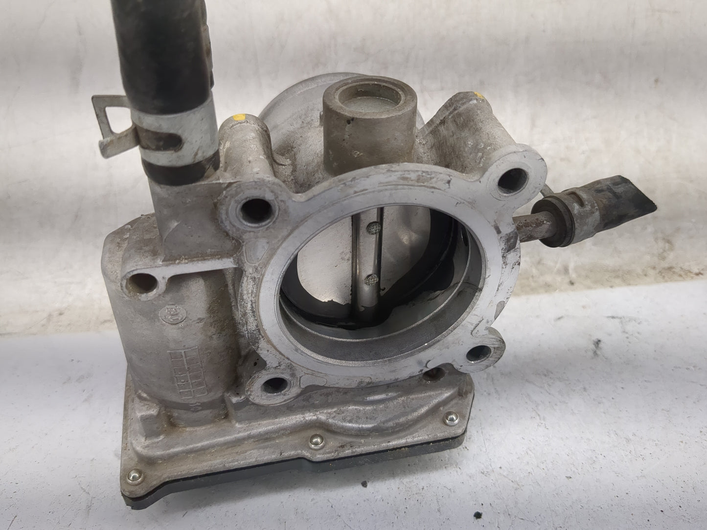 2012-2019 Hyundai Accent Throttle Body P/N:35100-2B300 Fits Fits 2012 2013 2014 2015 2016 2017 2018 2019 OEM Used Auto Parts