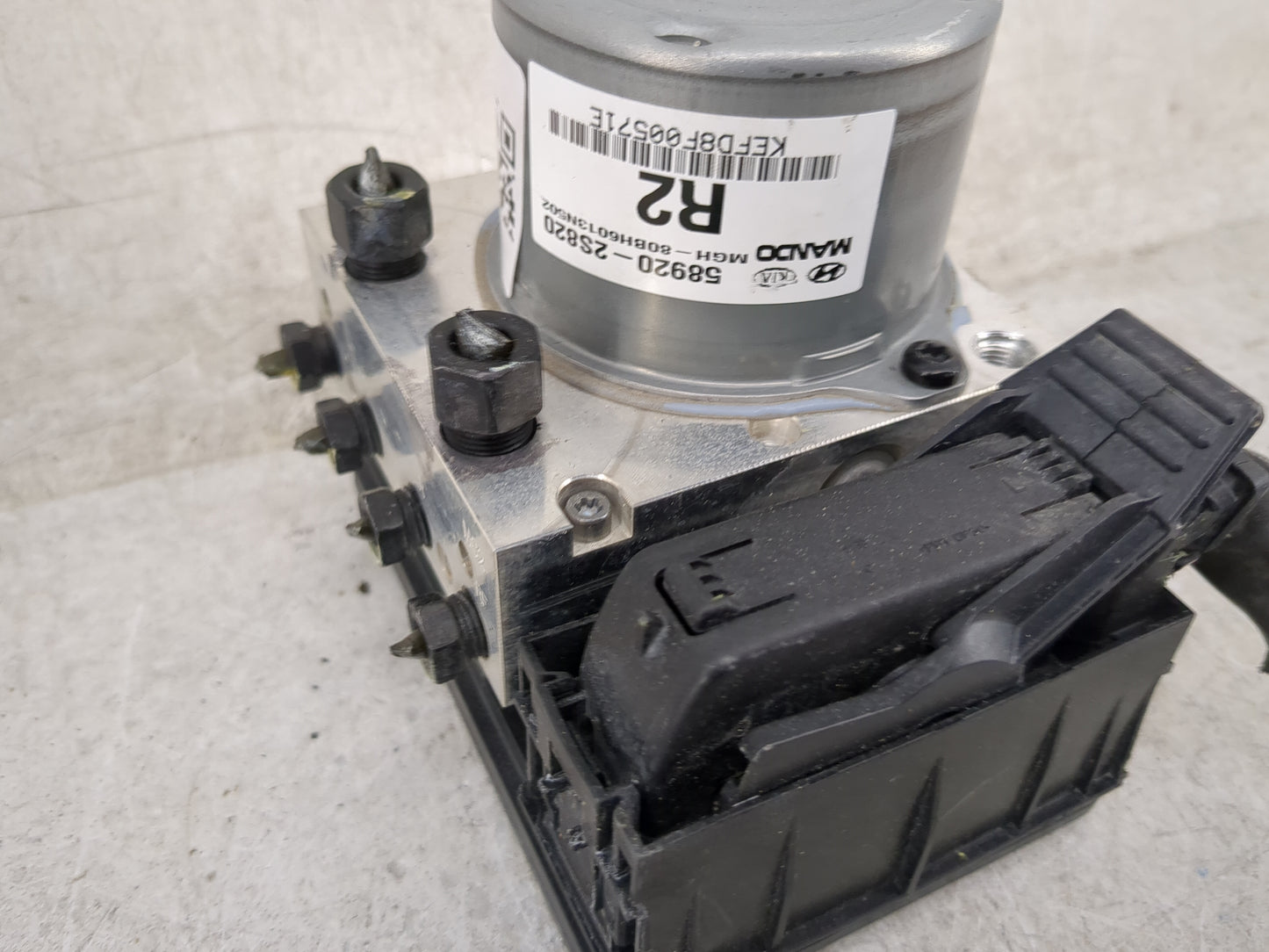 2015-2017 Hyundai Accent ABS Pump Control Module Replacement P/N:58920-2S820 Fits Fits 2015 2016 2017 OEM Used Auto Parts - 