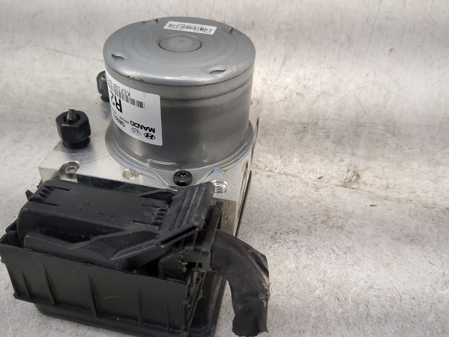 2015-2017 Hyundai Accent ABS Pump Control Module Replacement P/N:58920-2S820 Fits Fits 2015 2016 2017 OEM Used Auto Parts - 