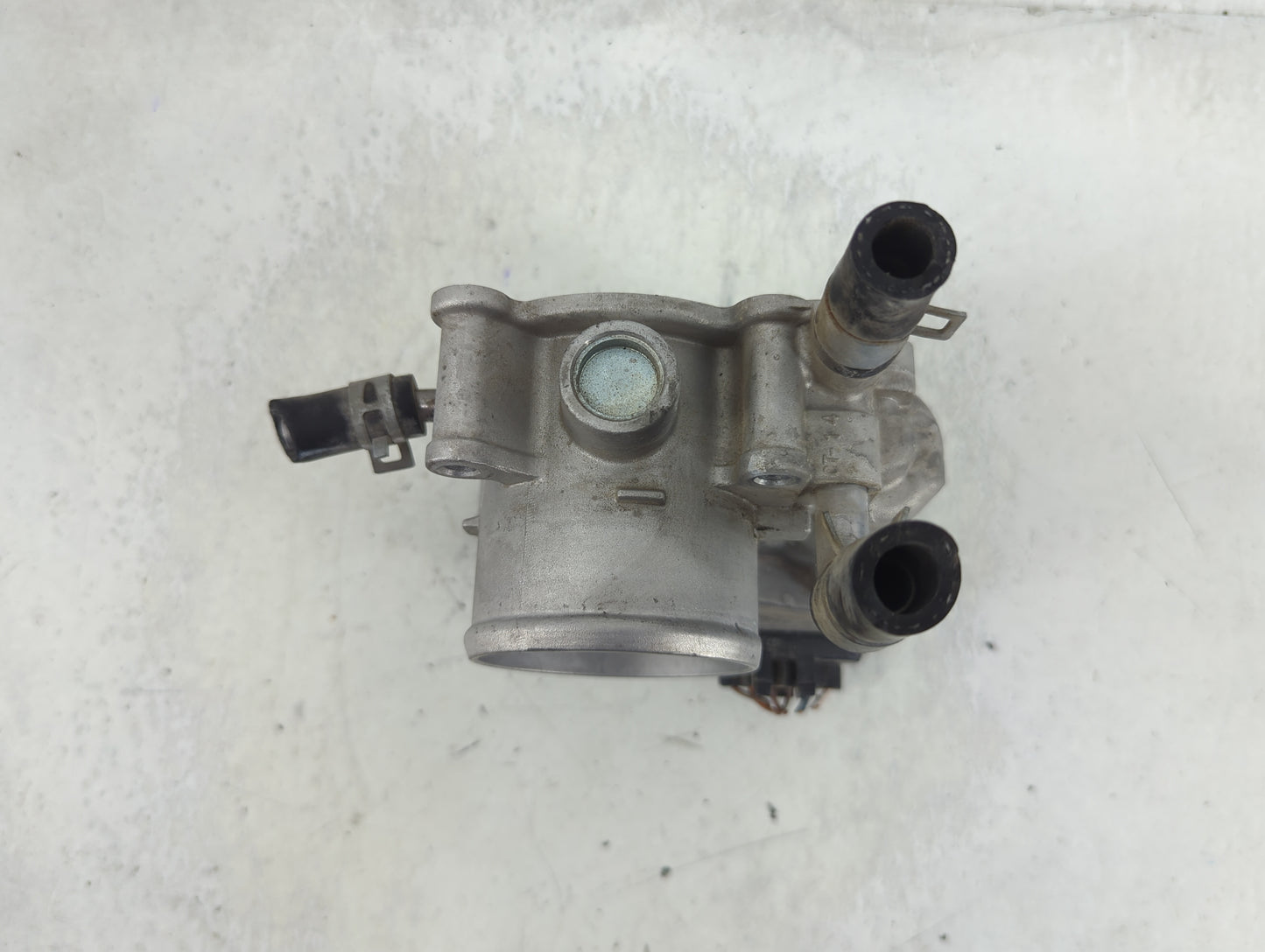 2012-2019 Hyundai Accent Throttle Body P/N:35100-2B300 Fits Fits 2012 2013 2014 2015 2016 2017 2018 2019 OEM Used Auto Parts
