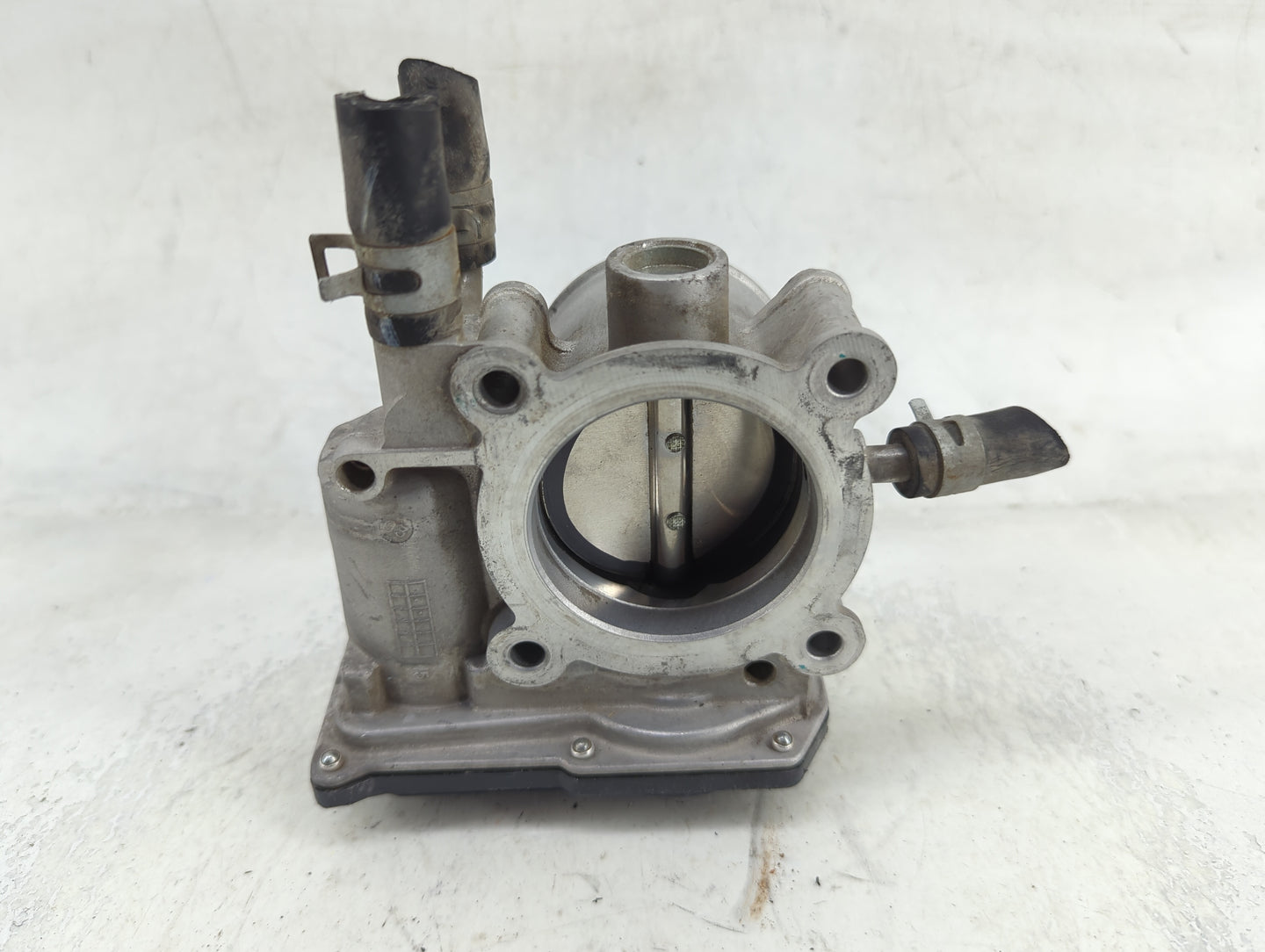 2012-2019 Hyundai Accent Throttle Body P/N:35100-2B300 Fits Fits 2012 2013 2014 2015 2016 2017 2018 2019 OEM Used Auto Parts
