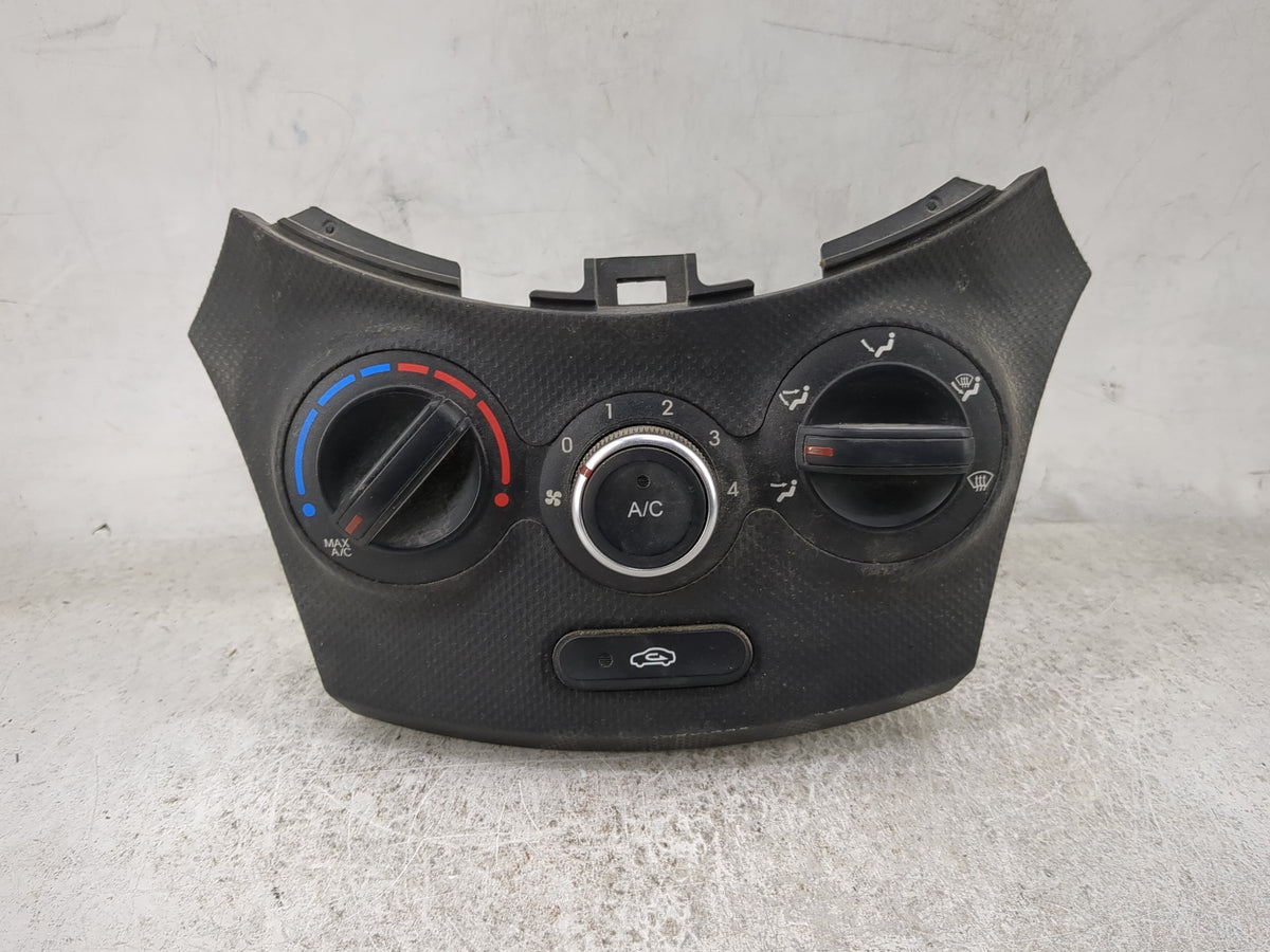 2015 Hyundai Accent Climate Control Module Temperature AC/Heater Replacement P/N:97250-1RBM1 Fits OEM Used Auto Parts - Oemu